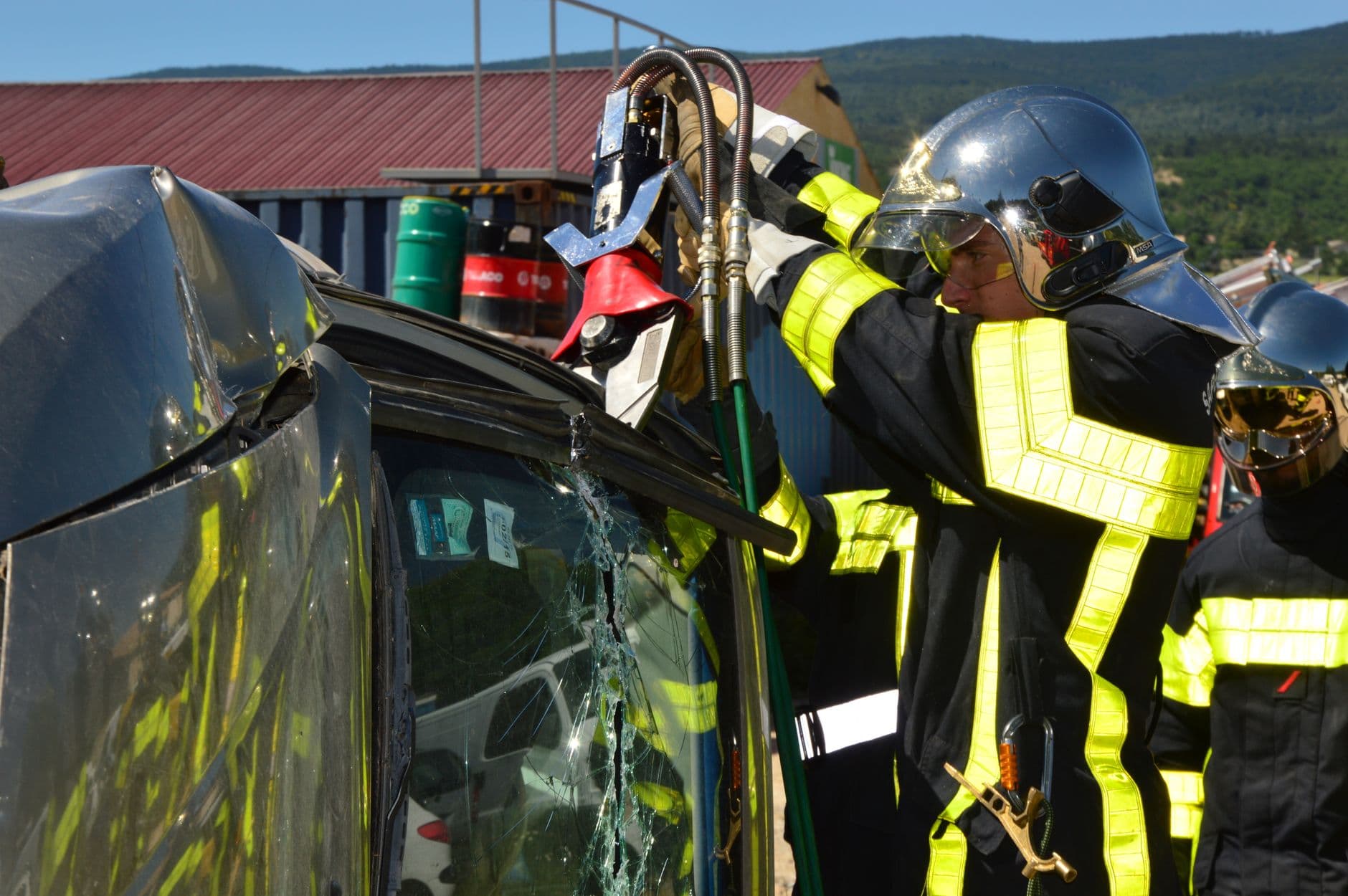 Image illustrating: North Limburg firefighters training on vehicle extrication equipment (editorial)