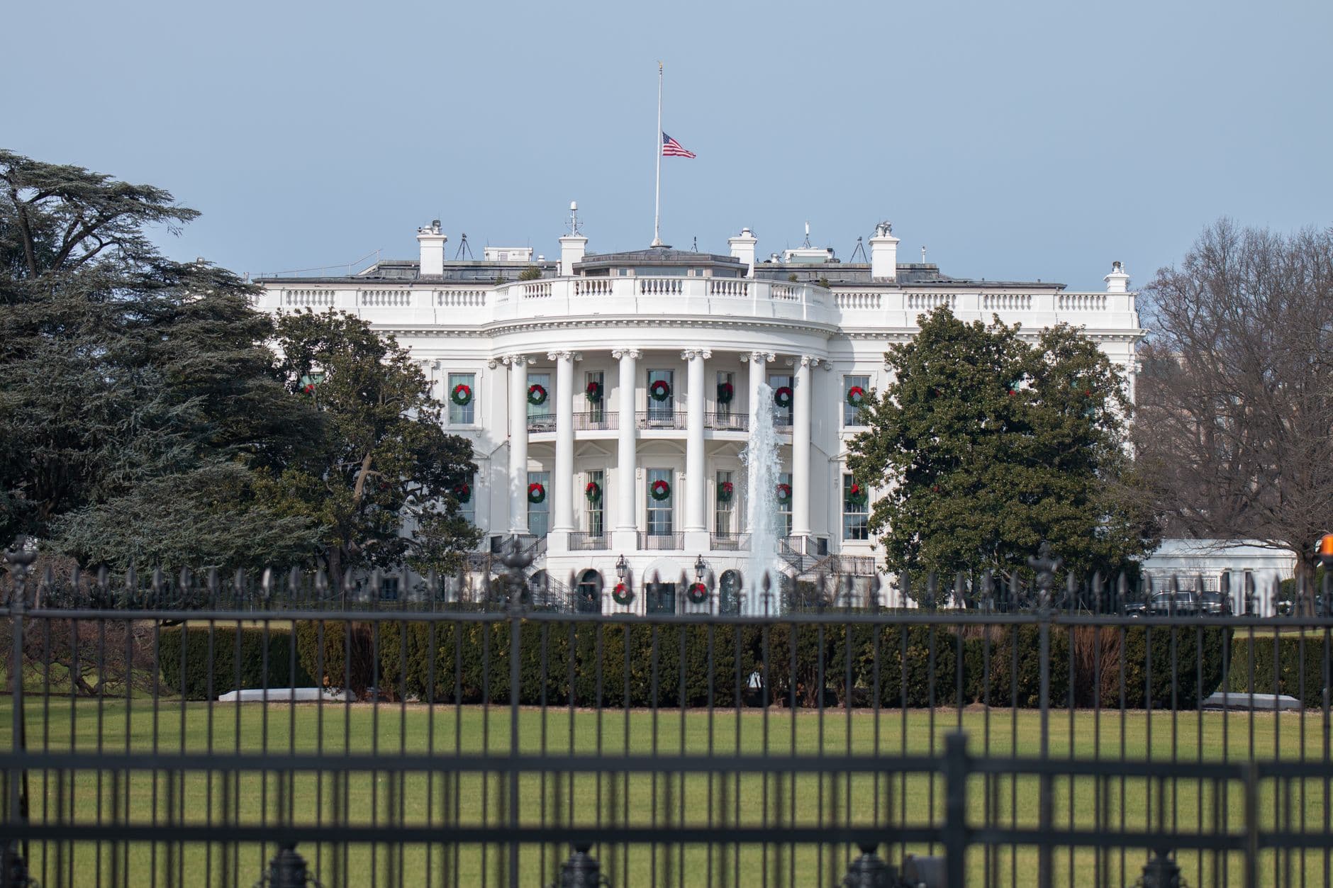 Image illustrating: The large temporary UFC structure on the White House South Lawn, with a Belgian (editorial)